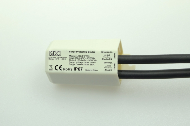 LED Überspannungsschutz, 100-240Volt AC 50/60 Hz 